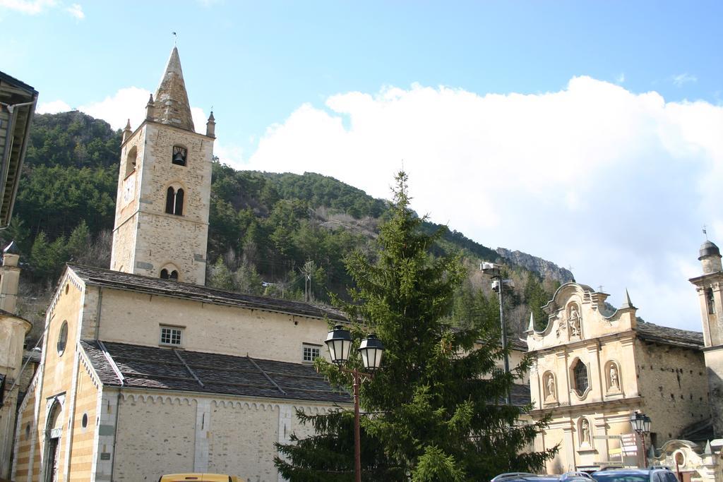 Hotel Fleur Des Alpes La Brigue Exterior photo